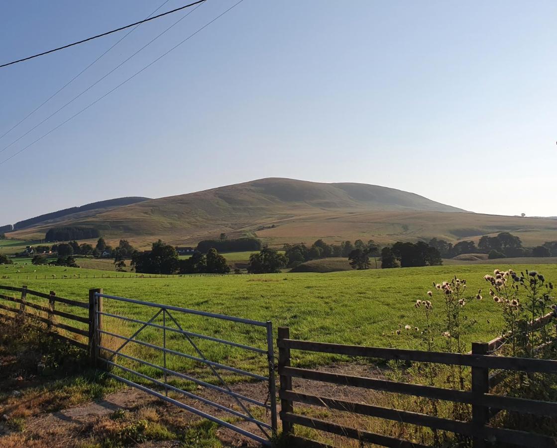 The Granary At Tinto Retreats, Biggar Is A Gorgeous 3 Bedroom Stone Cottage Wiston  Bagian luar foto