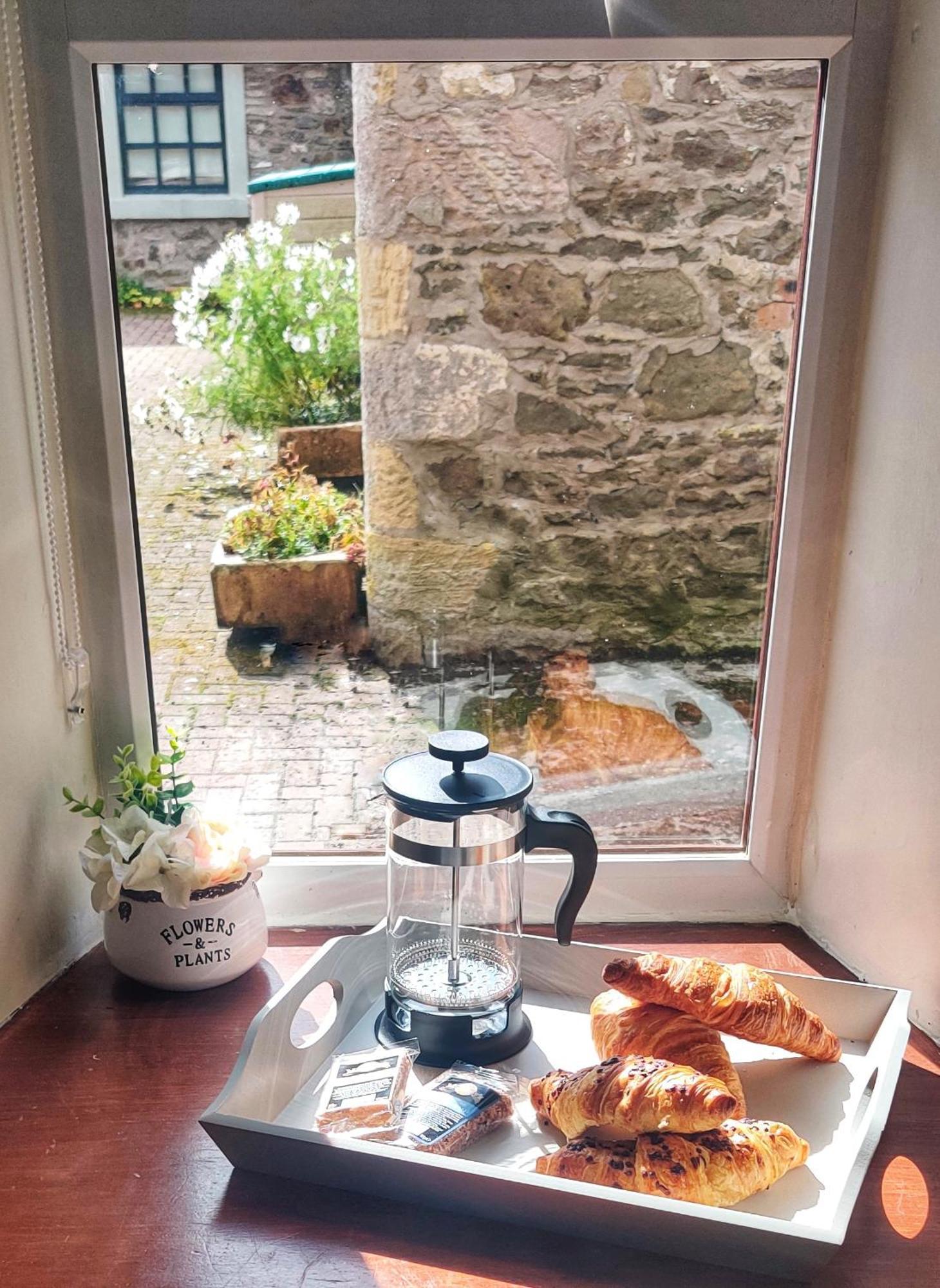 The Granary At Tinto Retreats, Biggar Is A Gorgeous 3 Bedroom Stone Cottage Wiston  Bagian luar foto